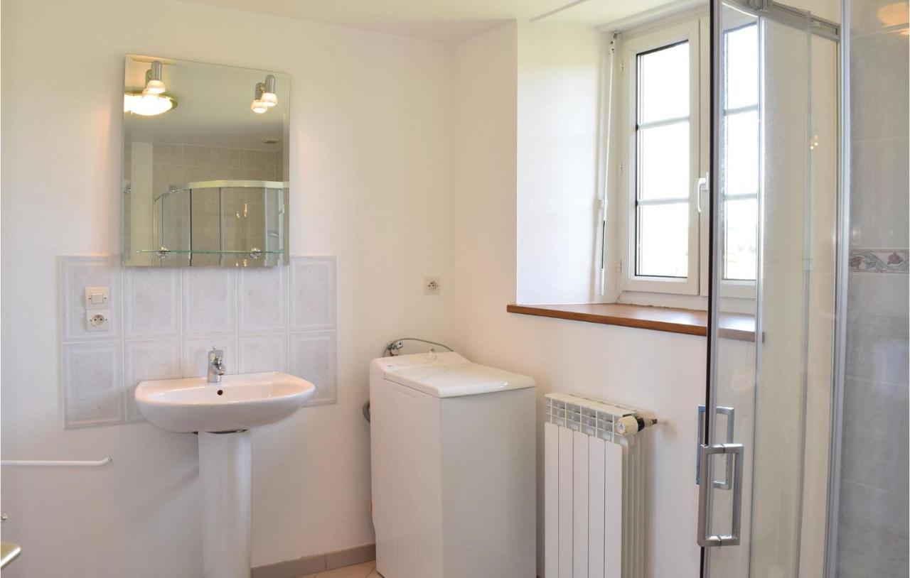 Gorgeous Apartment In Ponts With Wifi Exterior photo