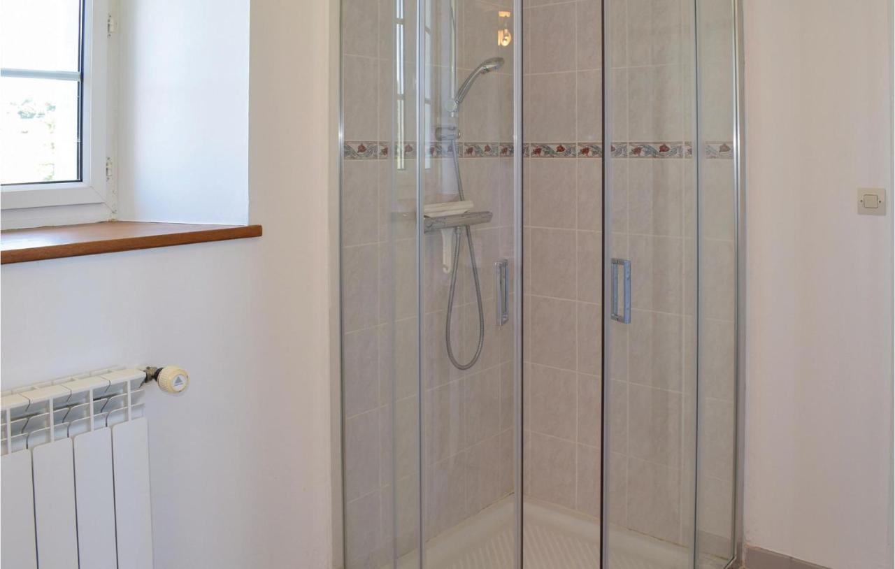 Gorgeous Apartment In Ponts With Wifi Exterior photo